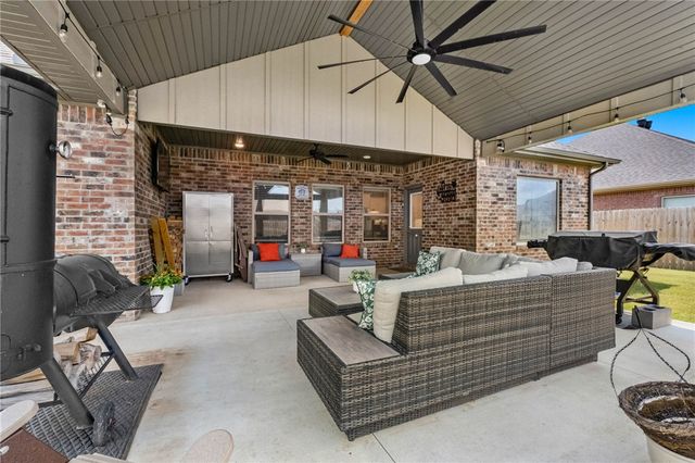 1025 Tracey Lane, Pea Ridge, AR 72751