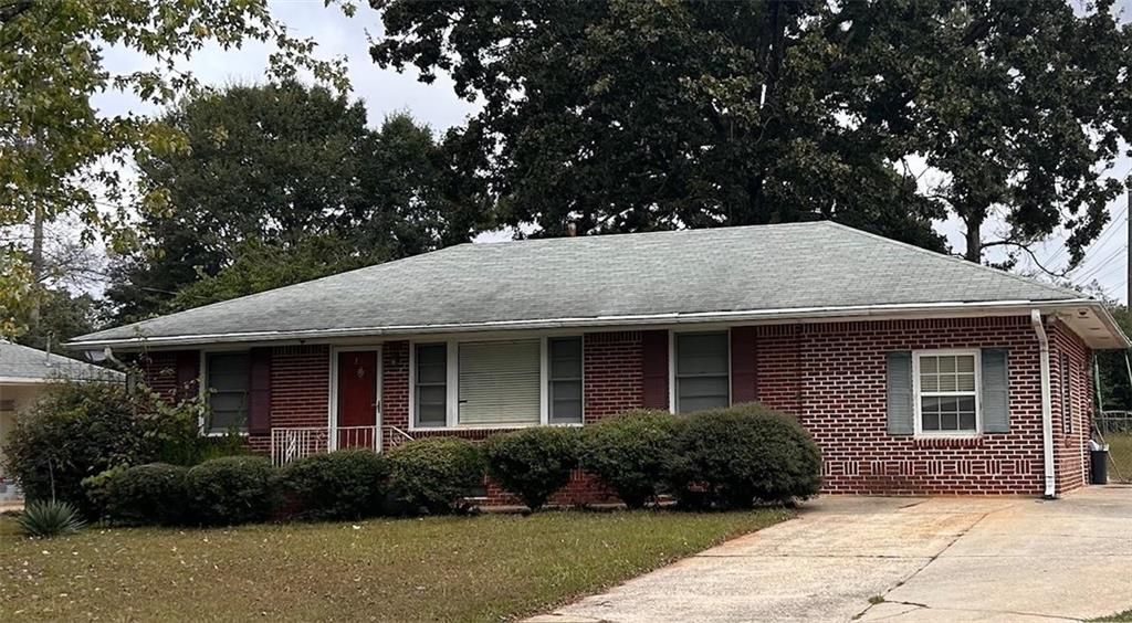 1902 MURAL Circle, Morrow, GA 30260