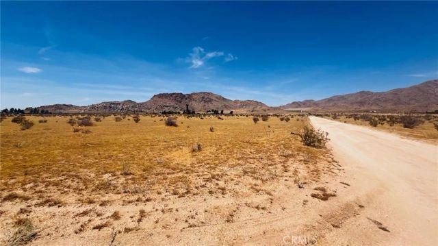 4 Highway 18, Apple Valley, CA 92308