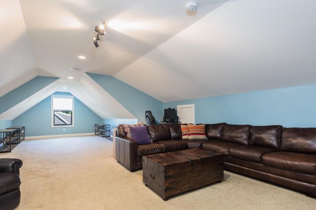 50 Laredo Lane, Rochester, NH 03868