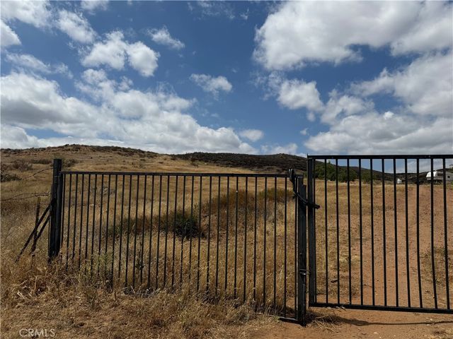42520 Grama Rd, Aguanga, CA 92536