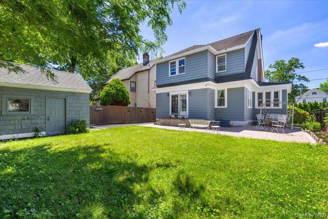 1072 Hunter Avenue, Pelham, NY 10803