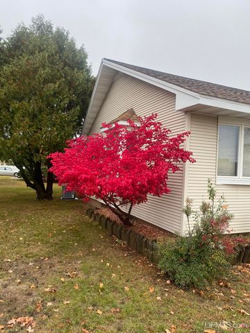 208 Detroit Ave, Iron Mountain, MI 49801
