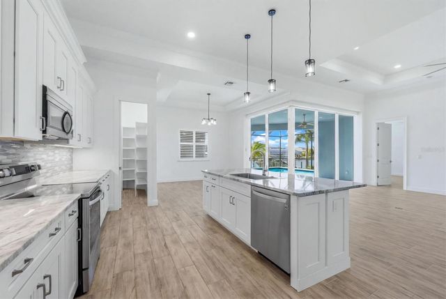 8314 TRACY CIRCLE, Port Charlotte, FL 33981