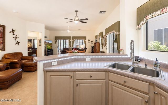 13537 N Holly Grape Drive, Marana, AZ 85658