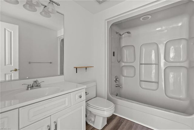 302 Mainsail Dr Unit 15, Hampton, VA 23664