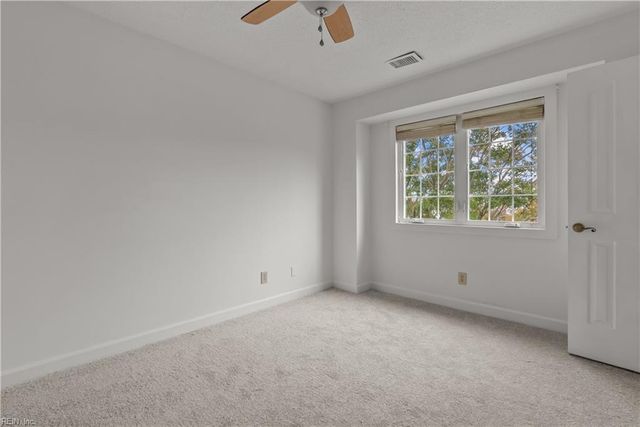 302 Mainsail Dr Unit 15, Hampton, VA 23664