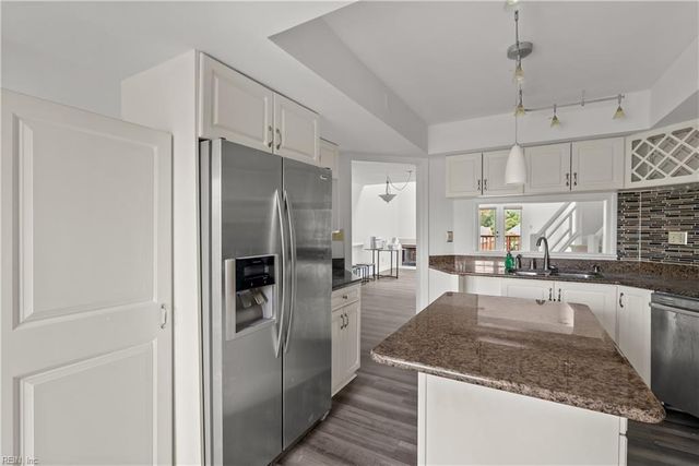 302 Mainsail Dr Unit 15, Hampton, VA 23664