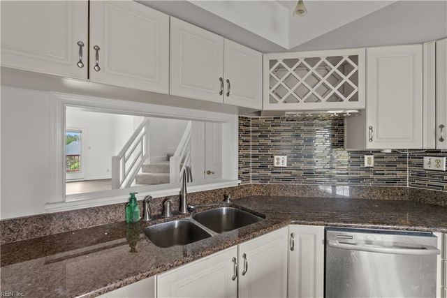 302 Mainsail Dr Unit 15, Hampton, VA 23664