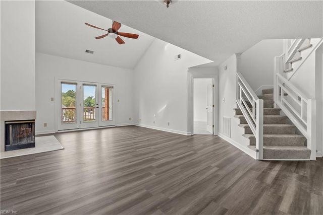 302 Mainsail Dr Unit 15, Hampton, VA 23664