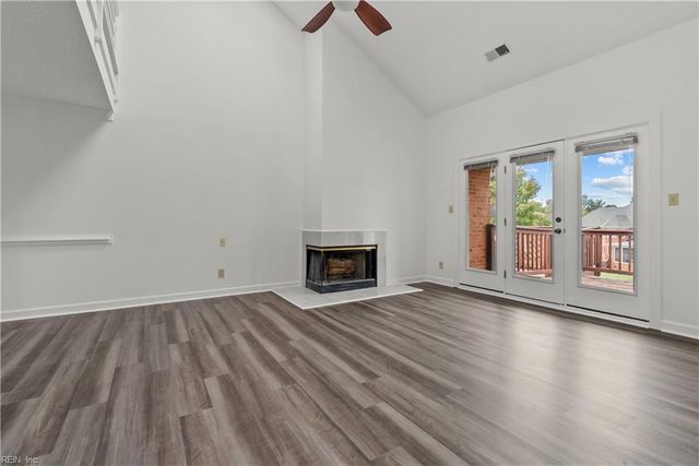 302 Mainsail Dr Unit 15, Hampton, VA 23664
