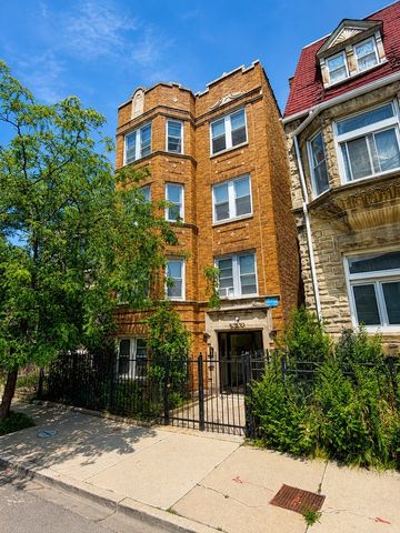 3012 W Warren Boulevard, Chicago, IL 60612