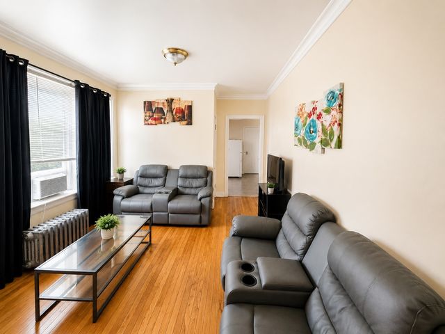3012 W Warren Boulevard, Chicago, IL 60612