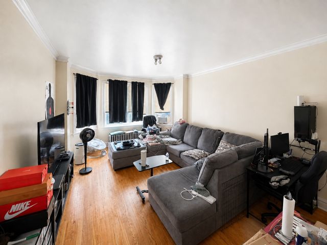 3012 W Warren Boulevard, Chicago, IL 60612