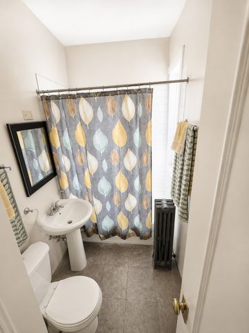 3012 W Warren Boulevard, Chicago, IL 60612