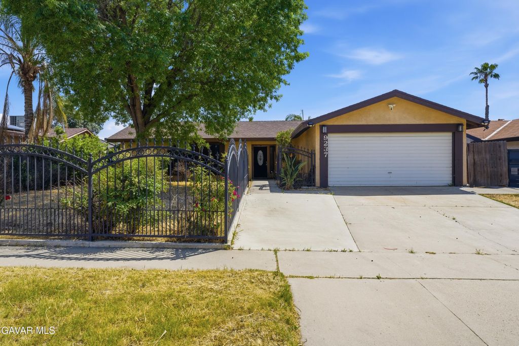 9237 Butternut Avenue, Bakersfield, CA 93306