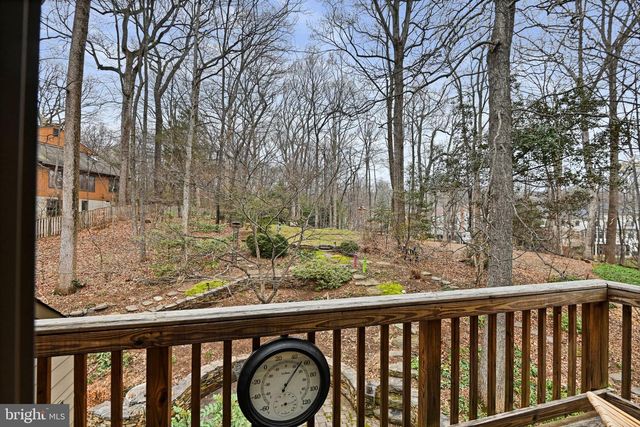 11698 FOX GLEN DR, Oakton, VA 22124