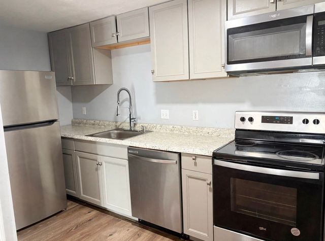 11 Gibbs F85, Worcester, MA 01607