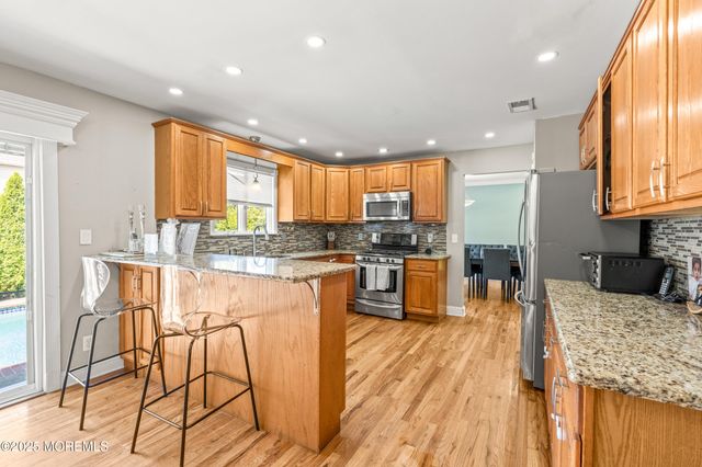 7 Linden Avenue, West Long Branch, NJ 07764