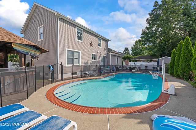 7 Linden Avenue, West Long Branch, NJ 07764