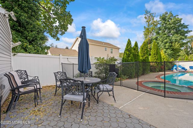 7 Linden Avenue, West Long Branch, NJ 07764