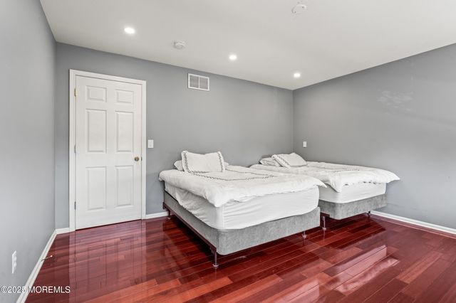 7 Linden Avenue, West Long Branch, NJ 07764