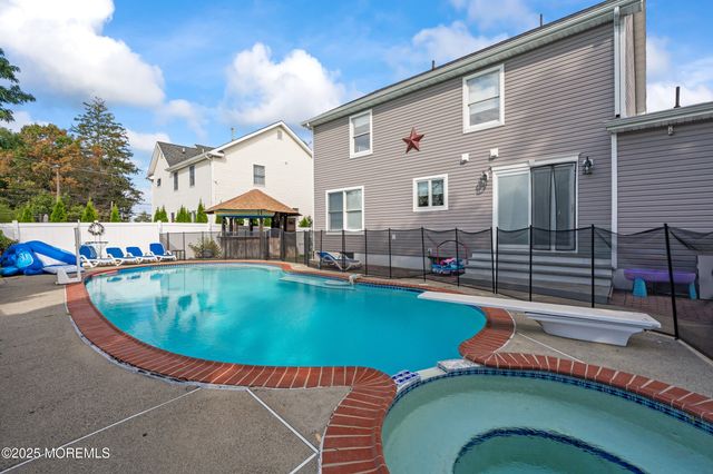 7 Linden Avenue, West Long Branch, NJ 07764