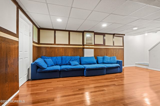 7 Linden Avenue, West Long Branch, NJ 07764