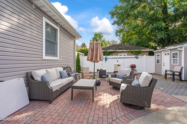 7 Linden Avenue, West Long Branch, NJ 07764