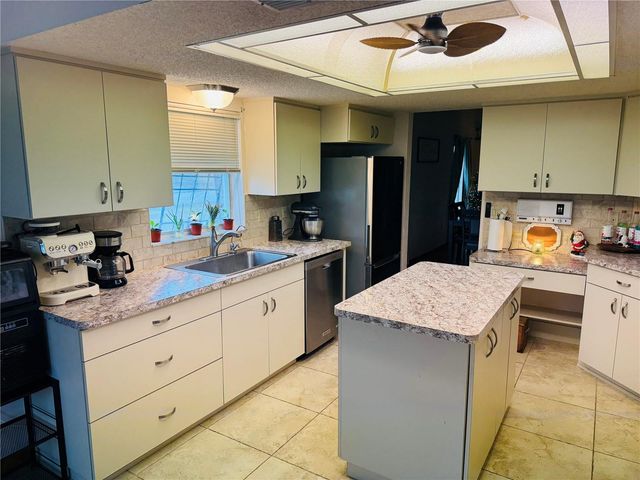 8970 LISMORE COURT, Weeki Wachee, FL 34614