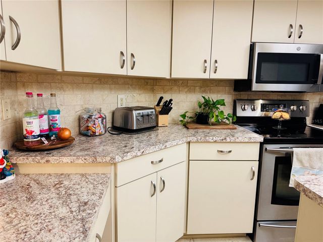 8970 LISMORE COURT, Weeki Wachee, FL 34614