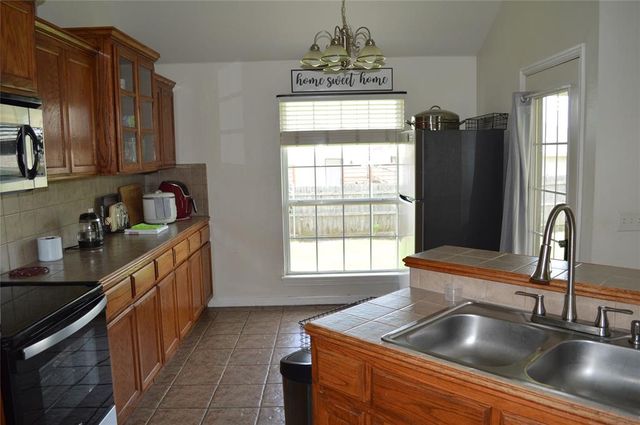 11600 SW 11 Street, Yukon, OK 73099