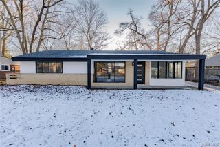 2483 Walce Drive, West Bloomfield, MI 48324