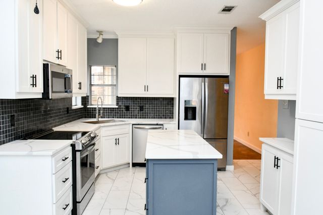 2901 Lois Lane, Rowlett, TX 75088