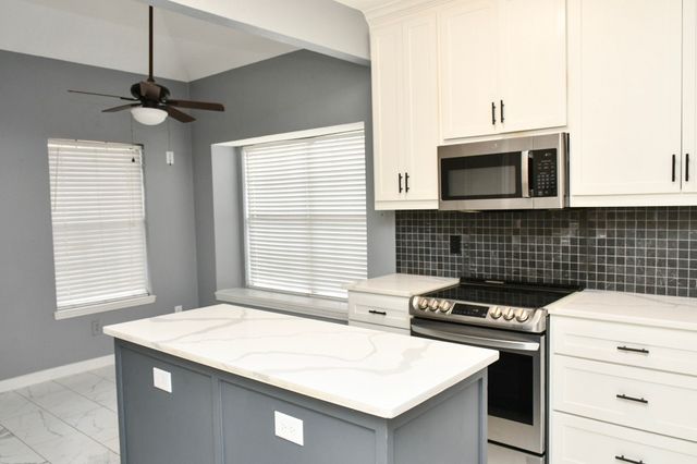 2901 Lois Lane, Rowlett, TX 75088