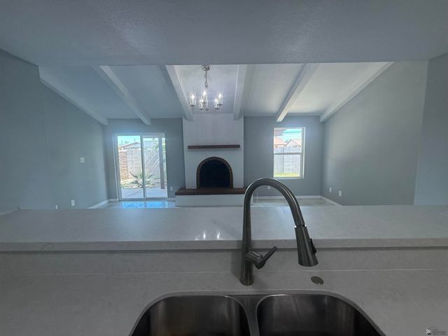 1249 S 40 Dr, Yuma, AZ 85364