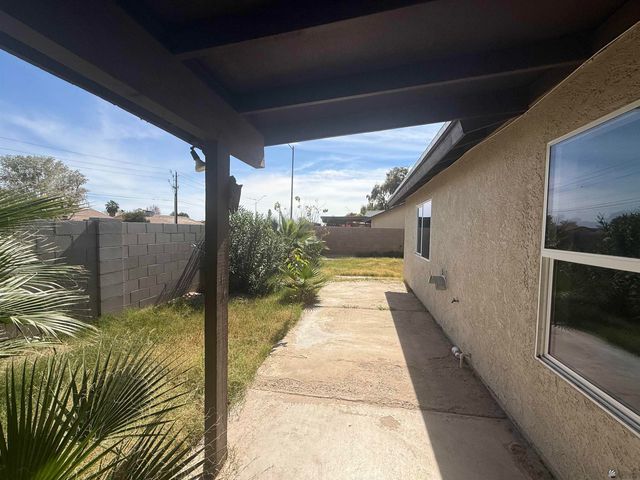 1249 S 40 Dr, Yuma, AZ 85364