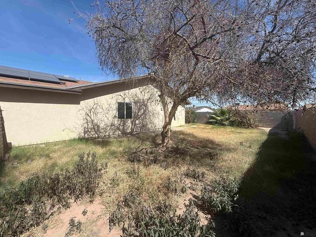 1249 S 40 Dr, Yuma, AZ 85364