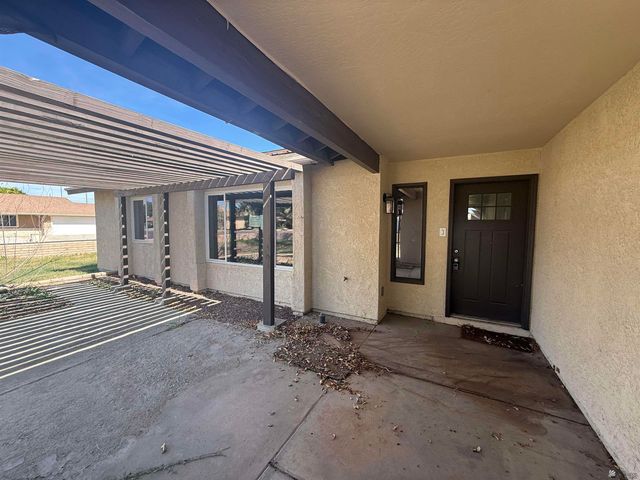 1249 S 40 Dr, Yuma, AZ 85364