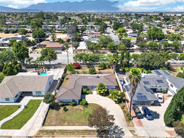 606 E Mesa, Rialto, CA 92376