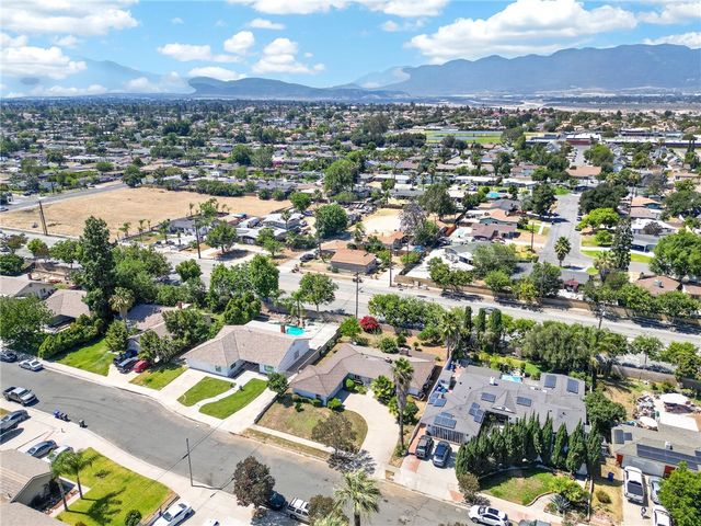 606 E Mesa, Rialto, CA 92376
