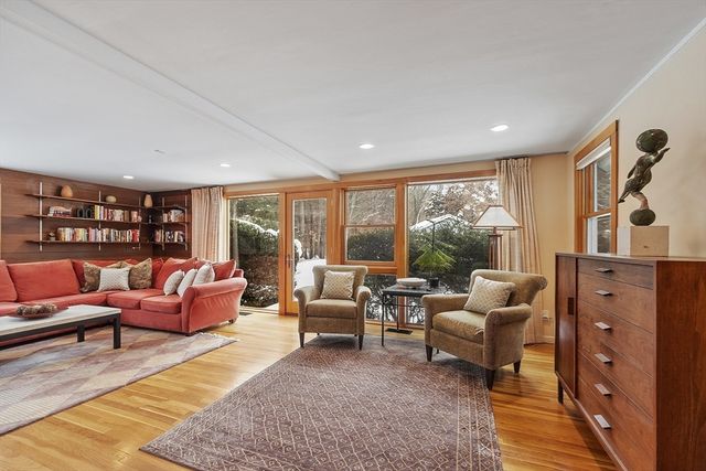 29 King Ln, Concord, MA 01742