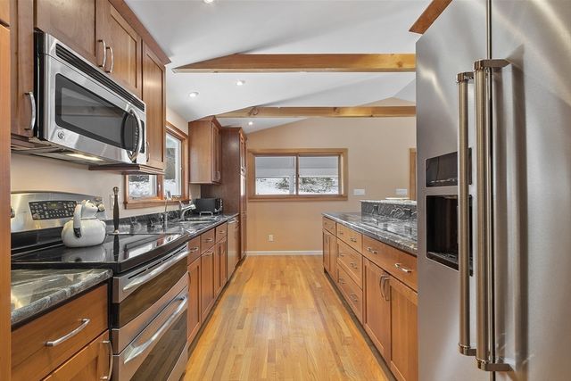 29 King Ln, Concord, MA 01742