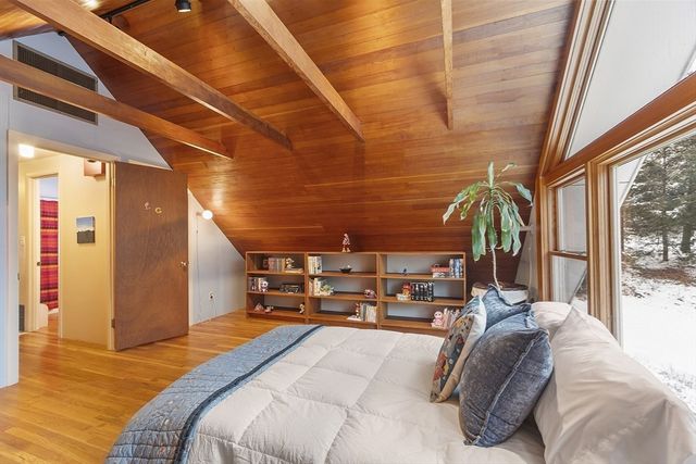 29 King Ln, Concord, MA 01742