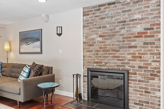 29 King Ln, Concord, MA 01742