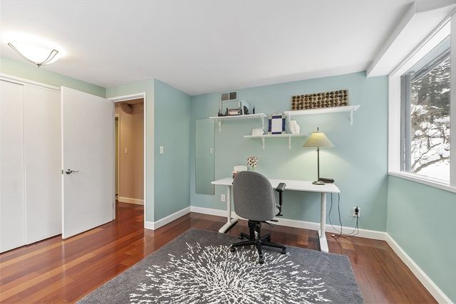 29 King Ln, Concord, MA 01742