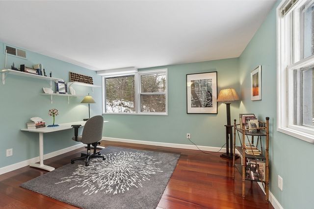 29 King Ln, Concord, MA 01742