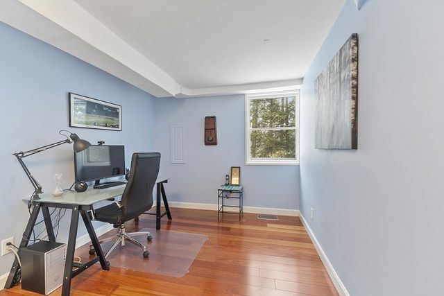 29 King Ln, Concord, MA 01742