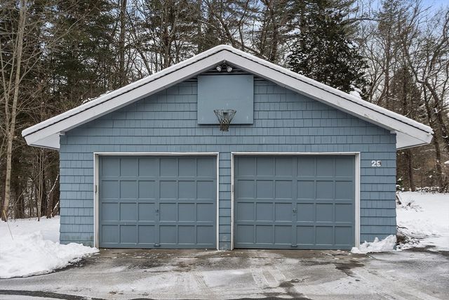 29 King Ln, Concord, MA 01742