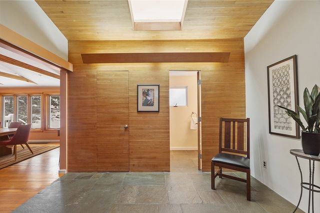 29 King Ln, Concord, MA 01742